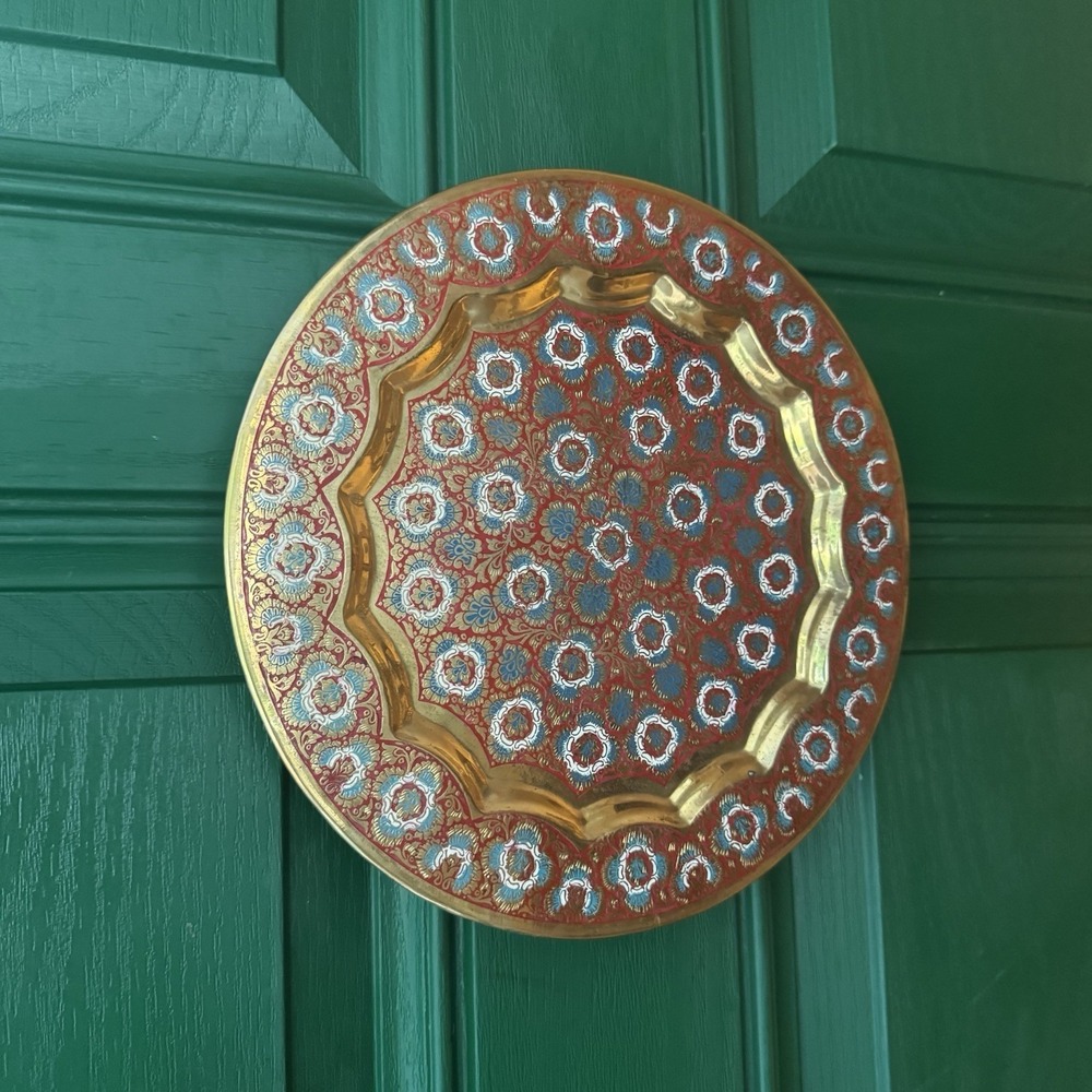 Vintage Brass Floral Scalloped Inlay Plate | Wall Hanging | MCM Retro Decor - Picture 6 of 8